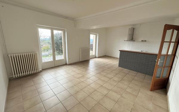 Maison à vendre    4 pièces •  Saint-Didier-sous-Riverie