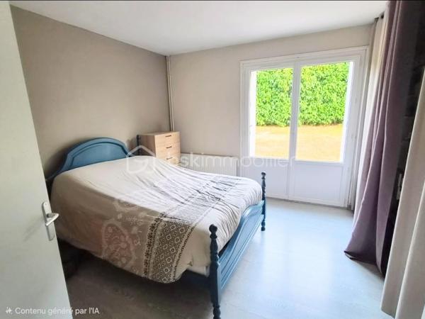 Découvrez cette maison familiale aux beaux volumes, idéalement située dans un secteur immobilier dynamique à Aube. Spacieuse, lumineuse et fonctionnelle, elle offre un cadre de vie agréable ainsi qu’un fort potentiel d’aménagement pour s’adapter à tous vos projets.

Le rez-de-chaussée, d’environ 85 m2, propose de généreux espaces de vie et une grande chambre, où chacun pourra profiter d’un quotidien confortable, sans contrainte d’espace. Les nombreuses ouvertures sur le jardin apportent une belle luminosité naturelle et créent une continuité harmonieuse entre l’intérieur et l’extérieur.

À l’étage, l’espace nuit se compose de 3 chambres, 1 dressing et 2 bureaux, offrant de belles possibilités pour une famille, l’aménagement d’un bureau, d’une salle de jeux ou encore d’un espace dédié au télétravail. 

La maison dispose également de deux toilettes, un atout appréciable au quotidien.

La terrasse et le balcon, à aménager selon vos envies, représente un véritable potentiel pour créer des espaces extérieurs conviviaux : repas en famille, moments de détente ou coin salon d’été.

Un grand sous-sol d’environ 85 m2 complète l’ensemble. Il offre de multiples usages : stationnement, rangement, atelier, espace de bricolage ou surface supplémentaire à exploiter selon vos besoins.

Côté confort, la maison bénéficie d’un système de chauffage associant une pompe à chaleur et un poêle à granulés, deux solutions économiques et performantes. L’isolation des combles et du sous-sol a également été réalisée, contribuant à améliorer le confort thermique et à mieux maîtriser les dépenses énergétiques.

Une maison aux nombreux atouts, offrant espace, luminosité et potentiel d’évolution. Contactez-moi pour obtenir davantage d’informations et organiser une visite.


-
