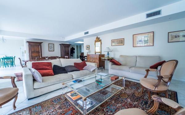 Appartement à vendre    6 pièces • 162,91 m2 Montpellier