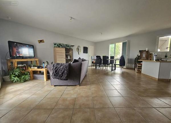 Location - Maison Chevroux 01190 4 pièces 88 m 2