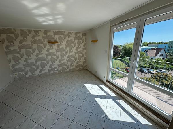 EXCLUSIVITÉ ERA  Dernier étage lumineux avec balcon  T3 75 m²