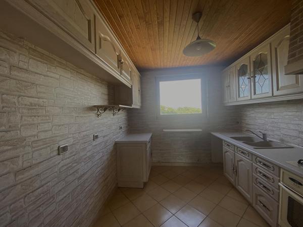 EXCLUSIVITÉ ERA  Dernier étage lumineux avec balcon  T3 75 m²