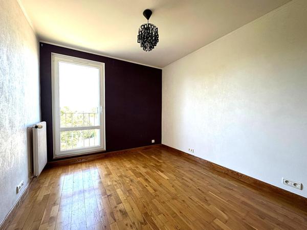 EXCLUSIVITÉ ERA  Dernier étage lumineux avec balcon  T3 75 m²