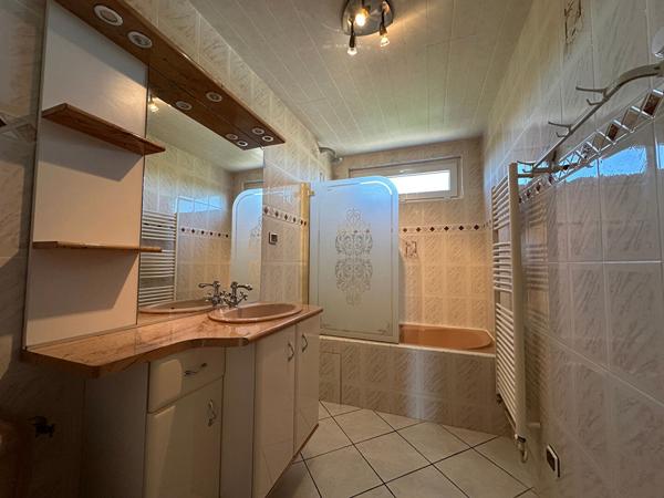 EXCLUSIVITÉ ERA  Dernier étage lumineux avec balcon  T3 75 m²