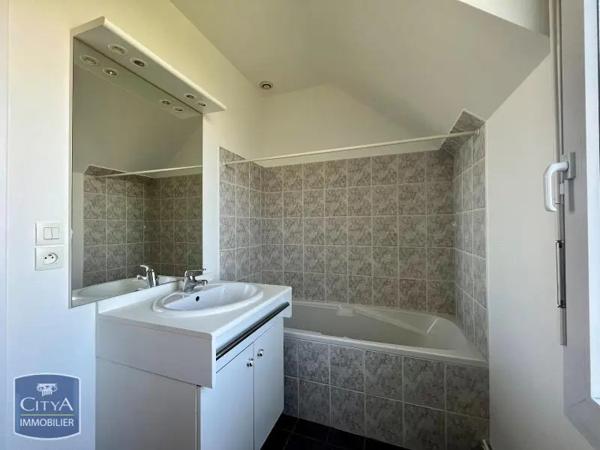 Maison à louer 6 pièces 117.12m² Chartres (28000)