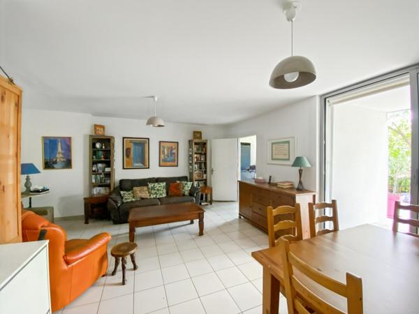 BORDEAUX LAC - Agréable appartement T5 de 102m², 4 chambres et  jardin de 105m² - TRAM