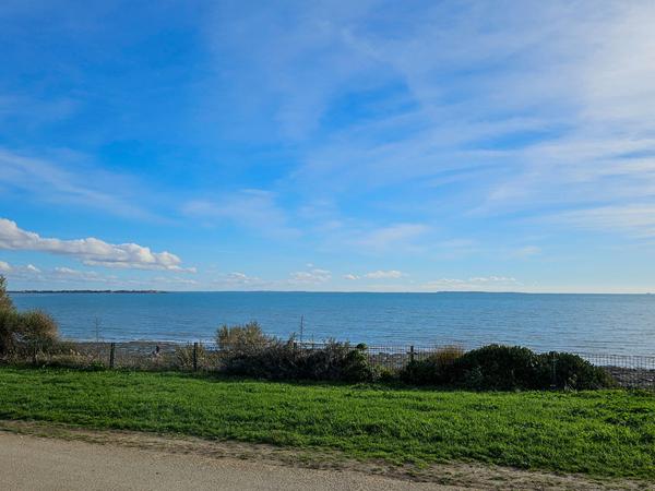 LA ROCHELLE - LES MINIMES VUE MER APPARTEMENT TYPE 5  La rochelle