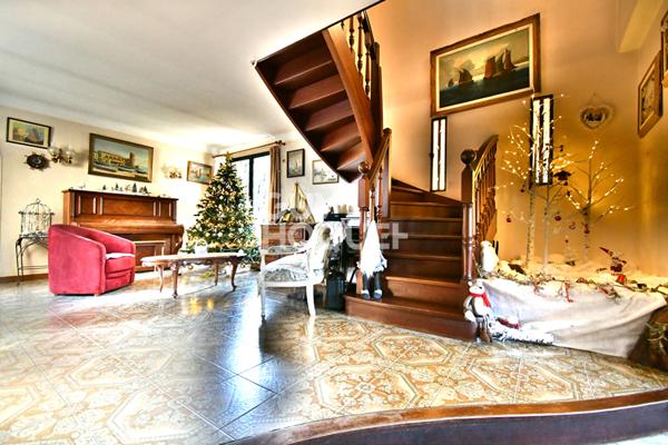 THEZA, MAISON 4 FACES, 5 CHAMBRES, GARAGE, JARDIN, PISCINE