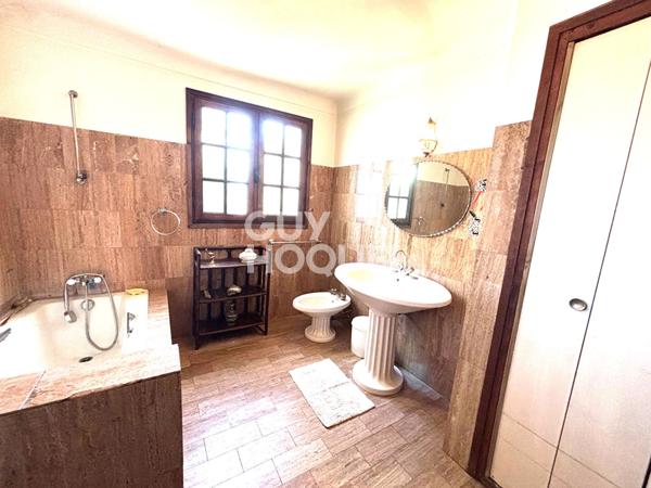 THEZA, MAISON 4 FACES, 5 CHAMBRES, GARAGE, JARDIN, PISCINE