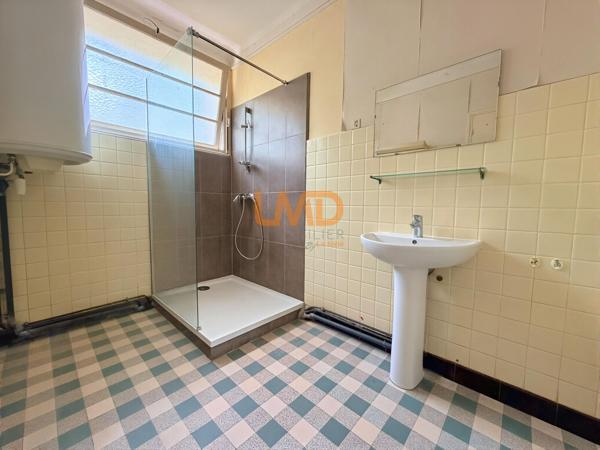 Maison à réinventer – 3 chambres, garage et terrain 420 m²