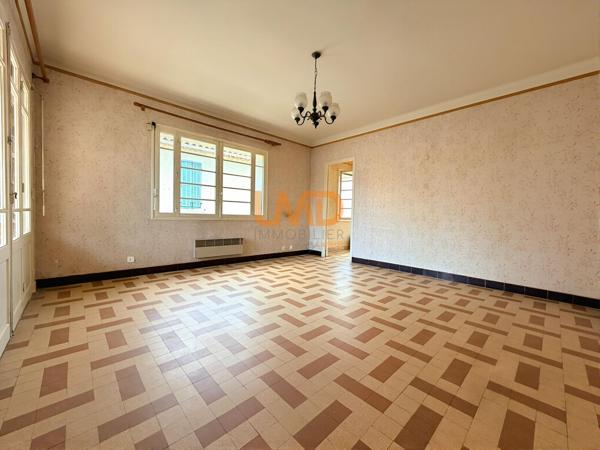 Maison à réinventer – 3 chambres, garage et terrain 420 m²