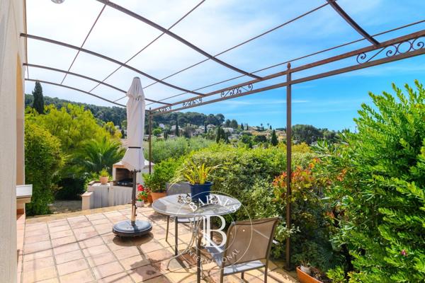 Sanary-sur-Mer, Maison 5 Chambres -  174 m² à vendre