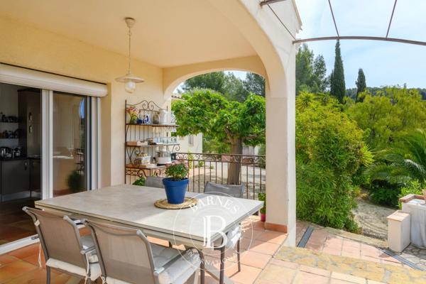 Sanary-sur-Mer, Maison 5 Chambres -  174 m² à vendre