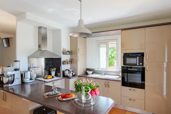 Sanary-sur-Mer, Maison 5 Chambres -  174 m² à vendre