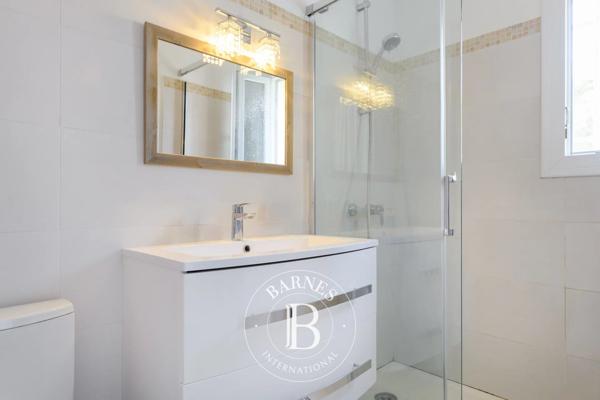 Sanary-sur-Mer, Maison 5 Chambres -  174 m² à vendre