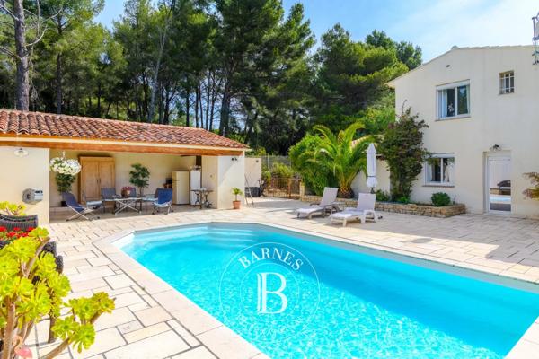Sanary-sur-Mer, Maison 5 Chambres -  174 m² à vendre