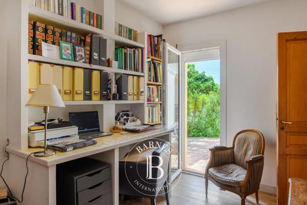Sanary-sur-Mer, Maison 5 Chambres -  174 m² à vendre