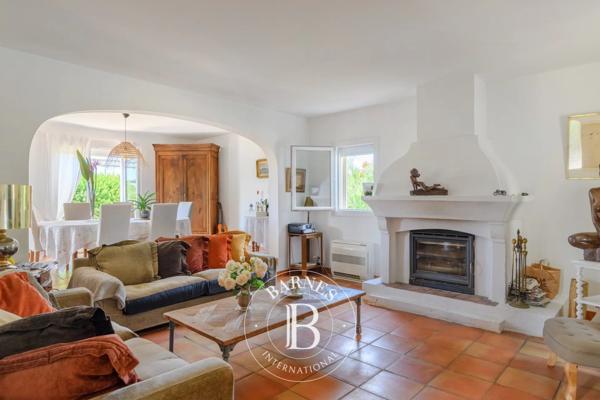Sanary-sur-Mer, Maison 5 Chambres -  174 m² à vendre