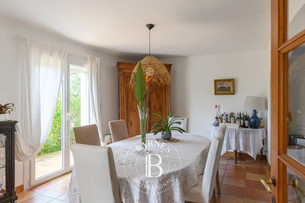 Sanary-sur-Mer, Maison 5 Chambres -  174 m² à vendre