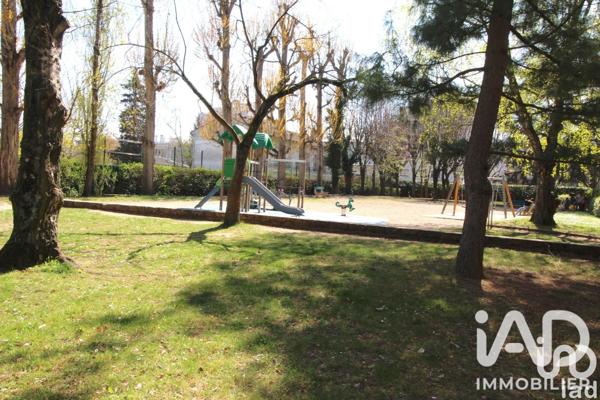 Location studio 11,38 m² Antony