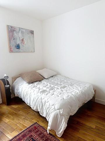 STUDIO REFAIT À NEUF – LUMINEUX, CALME – EXCELLENTE LOCALISATION