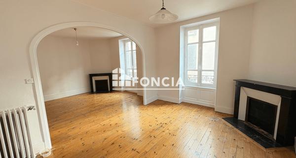 Location Appartement 2 pièces 80 m² - Clermont-ferrand 63000
