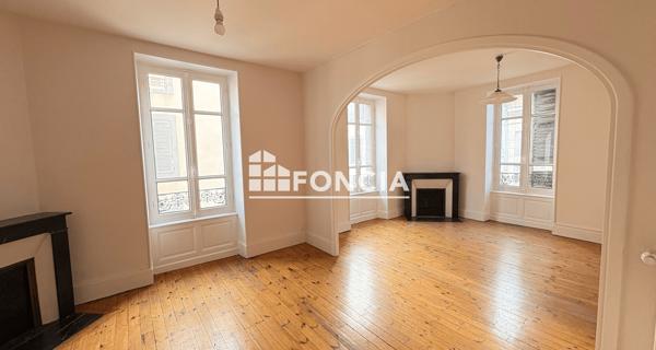 Location Appartement 2 pièces 80 m² - Clermont-ferrand 63000