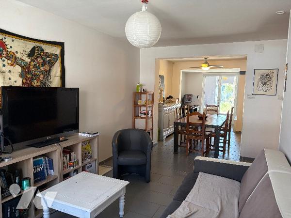 Maison de ville proche centre ville et gare sur une parcelle de 437 m²
NOUVEAUTÉ EN EXCLUSIVITÉ !!