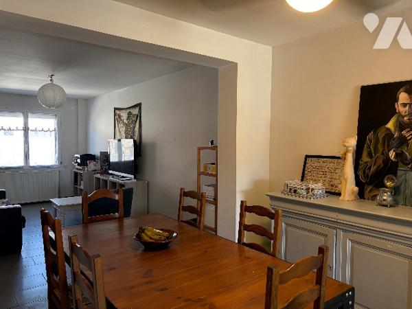Maison de ville proche centre ville et gare sur une parcelle de 437 m²
NOUVEAUTÉ EN EXCLUSIVITÉ !!