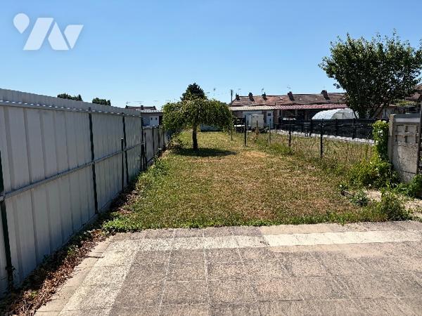 Maison de ville proche centre ville et gare sur une parcelle de 437 m²
NOUVEAUTÉ EN EXCLUSIVITÉ !!