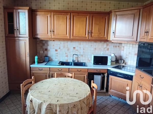 Maison 5 pièces de 155 m² à Montsalvy (15120)