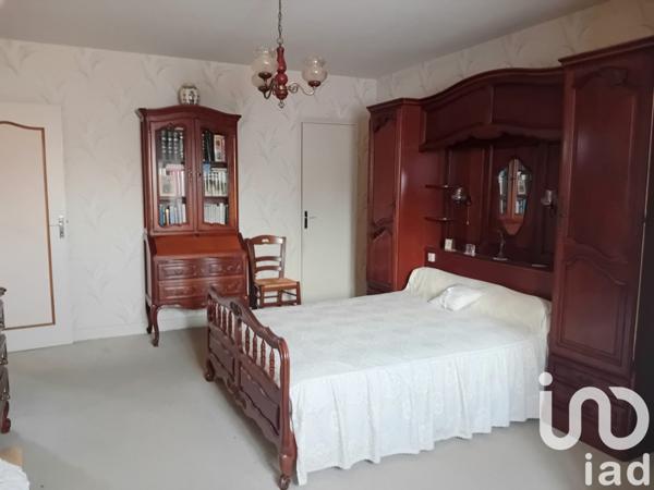 Maison 5 pièces de 155 m² à Montsalvy (15120)