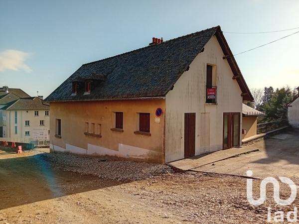 Maison 5 pièces de 155 m² à Montsalvy (15120)
