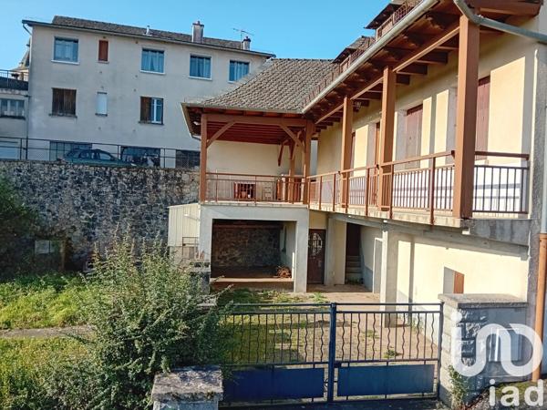 Maison 5 pièces de 155 m² à Montsalvy (15120)