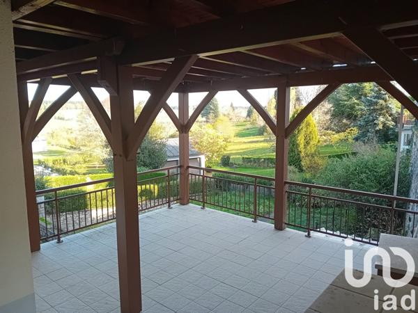 Maison 5 pièces de 155 m² à Montsalvy (15120)