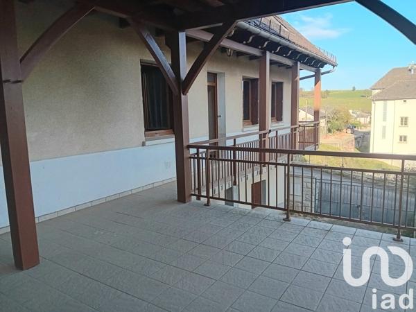 Maison 5 pièces de 155 m² à Montsalvy (15120)