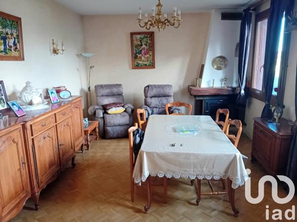 Maison 5 pièces de 155 m² à Montsalvy (15120)