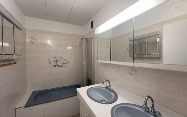 Appartement à vendre    4 pièces • 74 m2 Marseille 10