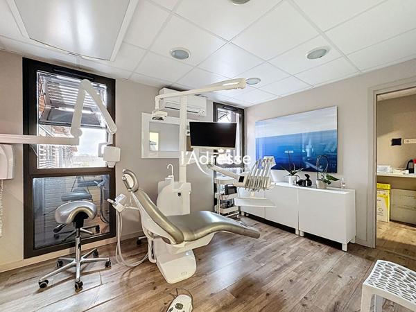 Local commercial Plaisance Du Touch 5 pièce(s) 97.80 m2