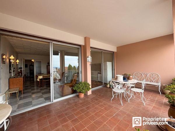 Appartement spacieux avec terrasse et parking, quartier Saint-François - Grasse