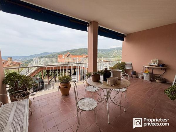 Appartement spacieux avec terrasse et parking, quartier Saint-François - Grasse
