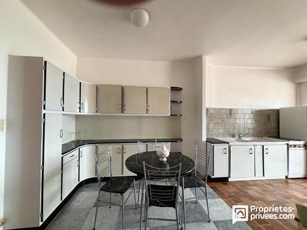 Appartement spacieux avec terrasse et parking, quartier Saint-François - Grasse