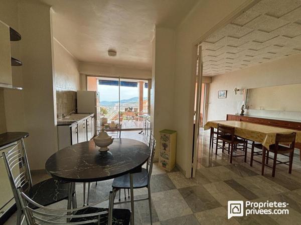 Appartement spacieux avec terrasse et parking, quartier Saint-François - Grasse