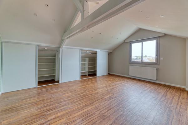 Gesté, maison 232 m2 avec géothermie, grand confort.