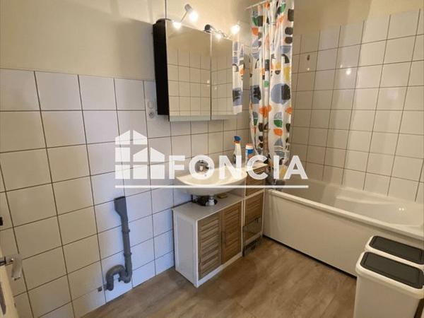 Location Appartement 3 pièces 73.04 m² - 705 AVENUE DE LA GARE Vonnas 01540