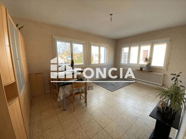 Location Appartement 3 pièces 73.04 m² - 705 AVENUE DE LA GARE Vonnas 01540