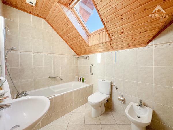 Crozet (01170) Maison 7 Pièces 205 m2