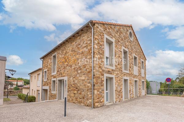 Vente
                Appartement64 m² - 3 Pièces -
                    SAINT LEGER LES VIGNES (44710)