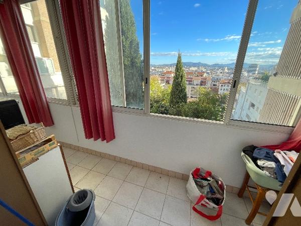 T3 MARSEILLE 13006 VAUBAN REZ-DE-CHAUSSEE  62M²