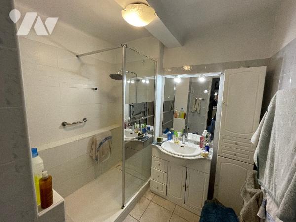 T3 MARSEILLE 13006 VAUBAN REZ-DE-CHAUSSEE  62M²